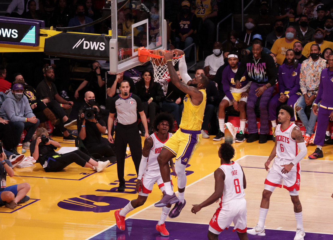 LeBron Solid di Kuarter Empat, Lakers Lolos dari Sergapan Rockets