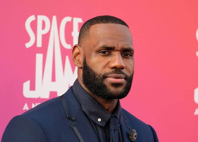 LeBron James Semakin Dekat Lebarkan Sayap ke National Hockey League