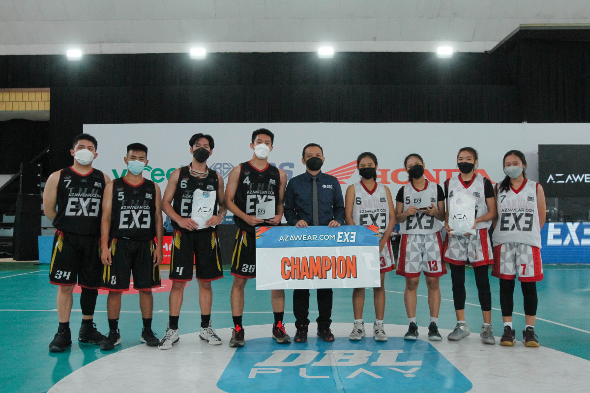 Taruna Nusa Harapan dan Smanivda Juara Azawear 3X3