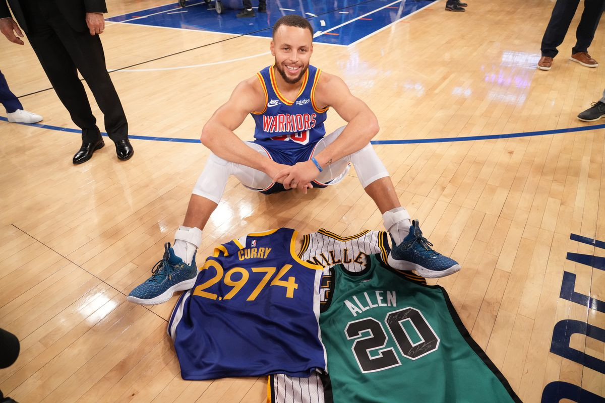 Stephen Curry Pencetak Tripoin Terbaik Sejak Tembakan Ini Diciptakan