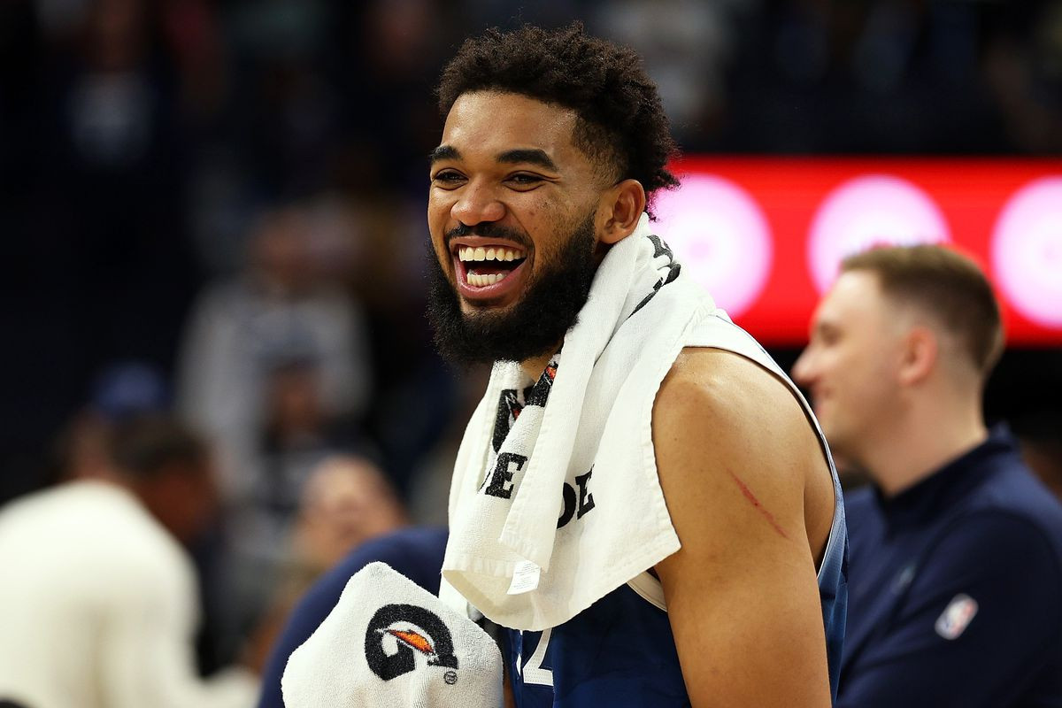 Karl-Anthony Towns Raih Penghargaan NBA Social Justice 2023-2024 ...